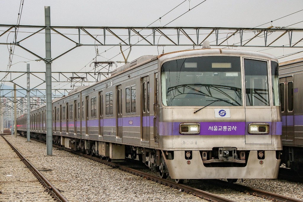 Seoul subway and public transportation for foreign teachers in Korea